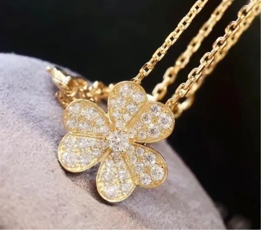 Clover Necklace with Diamonds